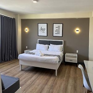 D'Elements Hotel And Dormitory